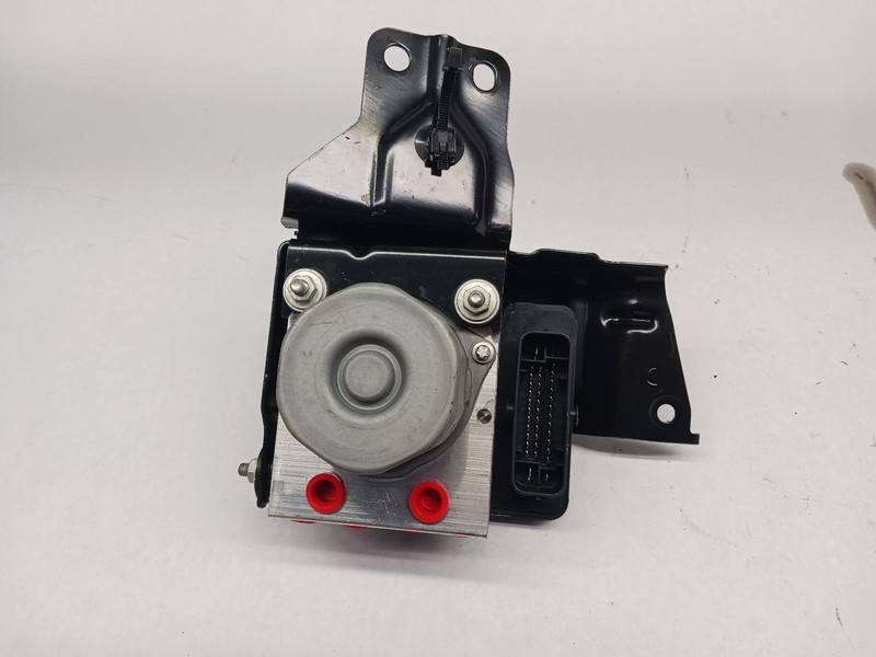 18 NISSAN ROGUE ABS pump module assembly 2.5L 70k miles OEM 1 Year Wnty!