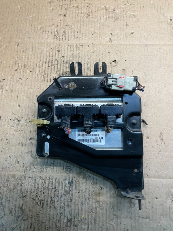2002 Jeep Grand Cherokee 4.7L ECM ECU Engine Control Computer Module U8995 DG