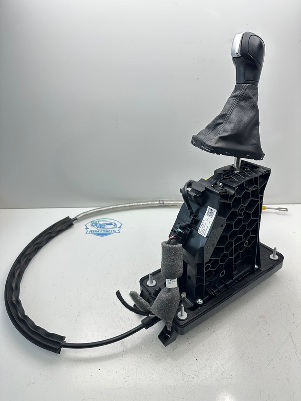 2018-2023 VOLKSWAGEN ATLAS AUTO TRANSMISSION FLOOR GEAR SHIFTER LEVER OEM