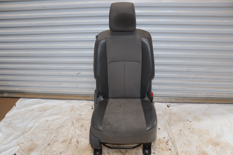 2018-2021 NISSAN NV1500 NV2500 NV3500 FRONT RIGHT PASSENGER SIDE SEAT OEM