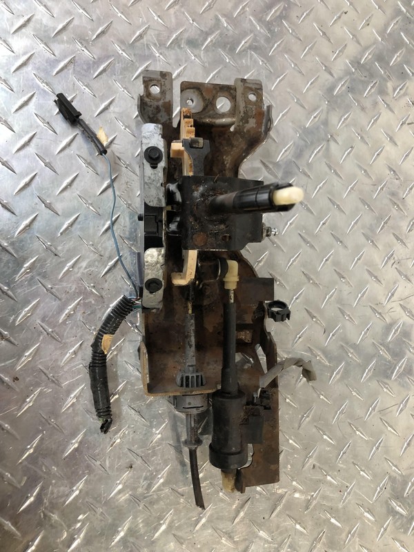 98-02 CHEVY CAMARO 3.8 AUTOMATIC FLOOR SHIFT SHIFTER GEAR SELECTOR