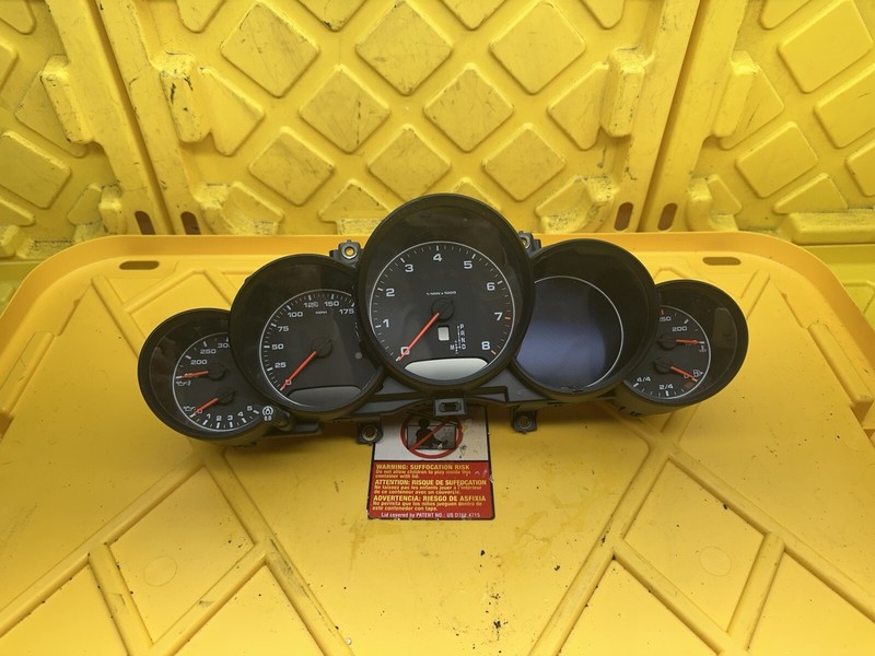 2011-2012 Porsche Cayenne Instrument Cluster Speedometer Gauge 58.433 Miles Oem