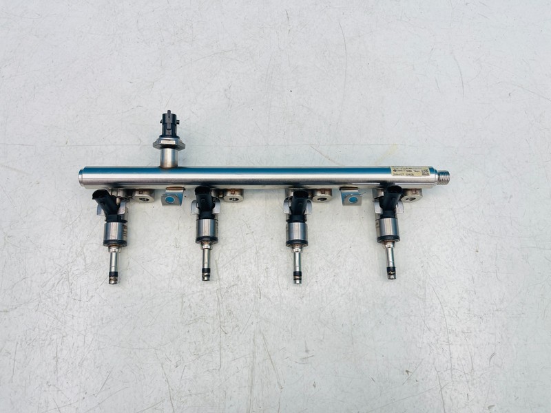 2018–2023 Hyundai Kona Fuel Rail & Injector Set OEM 35350-2B360