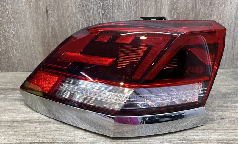 2020-2024 VOLKSWAGEN ATLAS CROSSLH TAIL LIGHT ASSY OEM PART# 3CM-945-207-B