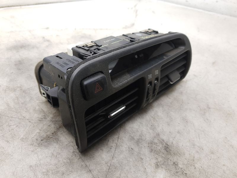 2001 LEXUS GS300 CENTER MOUNTED DASH BEZEL AND VENTS