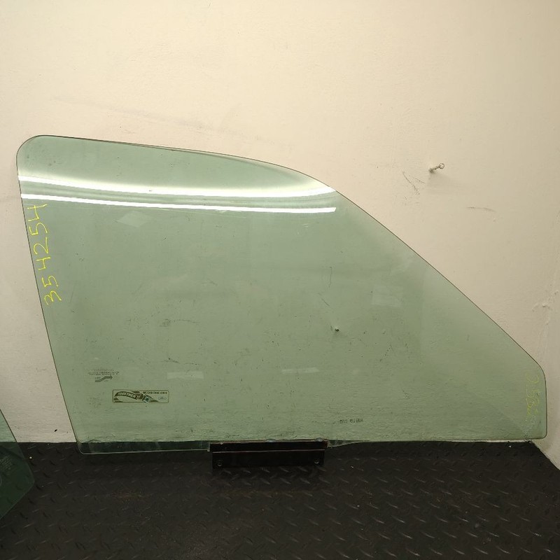 1994 Lincoln Town Car Front Right Passenger Door Glass Window OEM F4VY-5421410-A