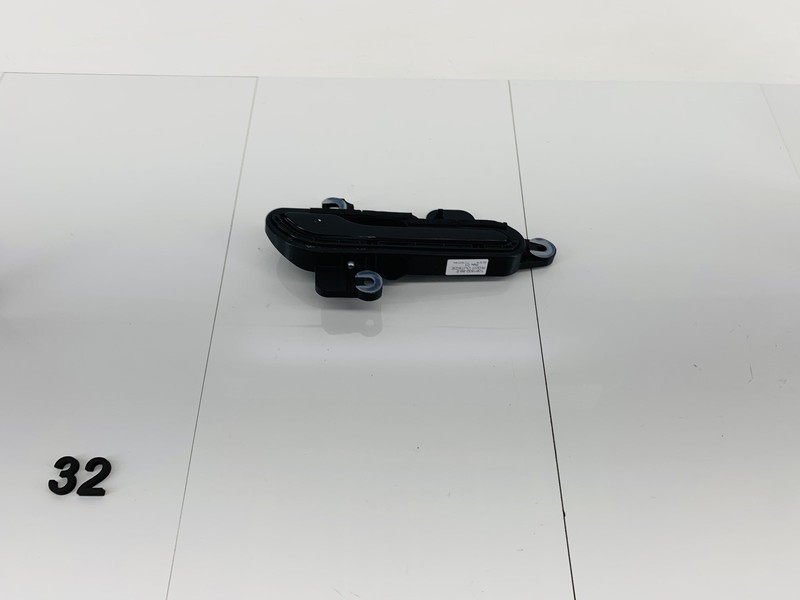 17-23 TESLA MODEL 3 FRONT RIGHT SIDE EXTERIOR DOOR HANDLE & MOUNT BRACKET OEM