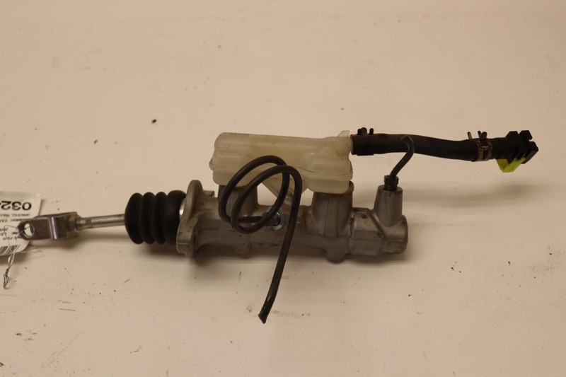 2007-2012 LEXUS LS460 AWD POWER BRAKE MASTER CYLINDER W/ RESERVOIR OEM