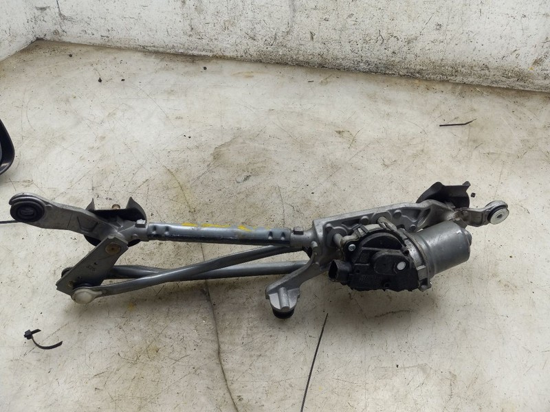 18 19 20 TOYOTA C-HR LE WINDSHIELD WIPER MOTOR