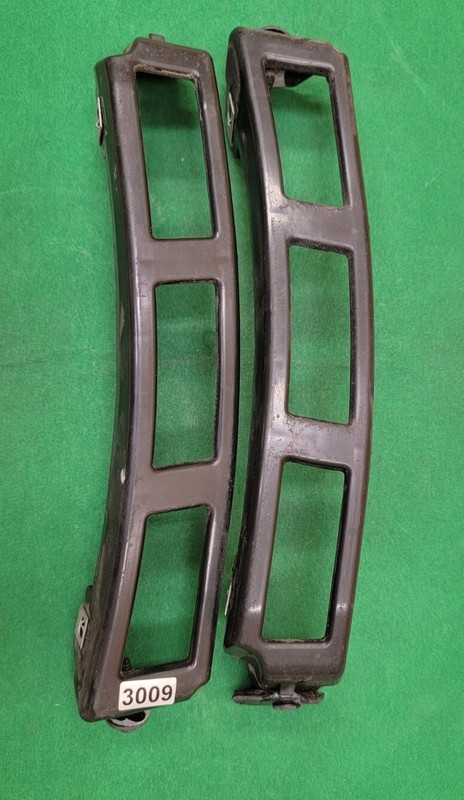 2018 - 2022 Chevrolet Equinox Rear Bumper Guide Bracket Lower Set OEM