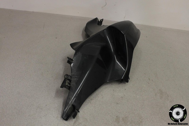 2013 BMW K1300S K 1300 S ABS RIGHT GAS TANK FUEL CELL PANEL COVER TRIM COWL 13