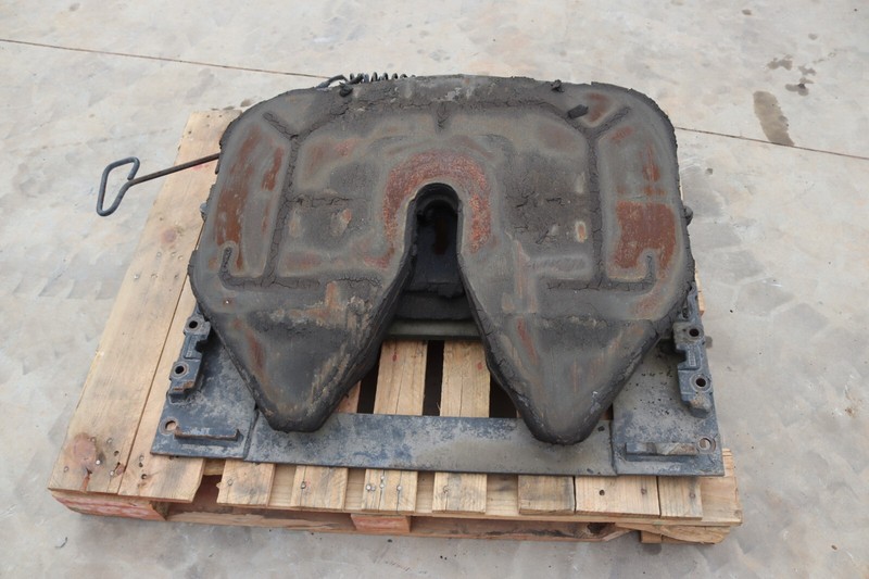 2008-17 FREIGHTLINER CASCADIA 125 EVOLUTION FIFTH WHEEL HITCH TRAILER PLATE OEM