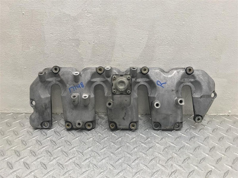 2004-2006 CHEVY SILVERADO 2500-3500 6.6L DIESEL UPPER VALVE COVER OEM 97312349