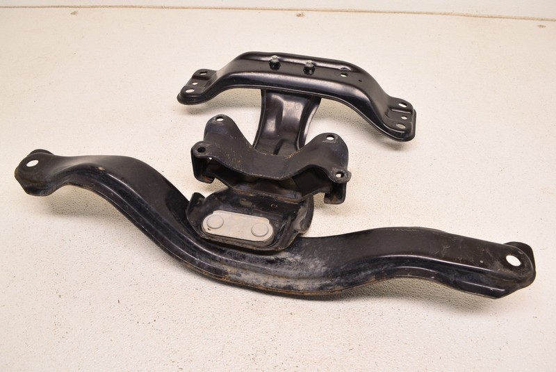 Subaru WRX 6 Speed Transmission Bracket Mount Support Genuine Oem 2015-2021