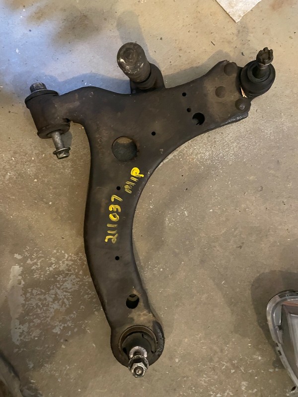 06-16 CHEVROLET IMPALA MONTE CARLO LUCERNE LH FRONT LOWER CONTROL ARM ASSEMBLY