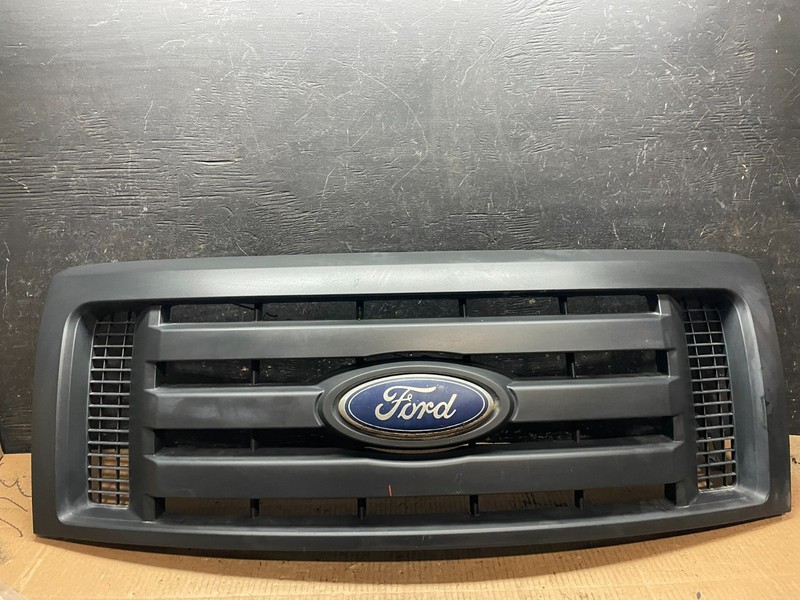 2009 to 2012 Ford F150 Front Upper Grill Grille Chrome Y2030 DG
