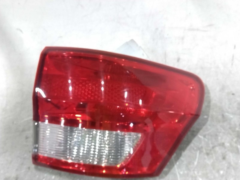 Used Right Tail Light Assembly fits: 2011 Jeep Grand cherokee quarter panel moun