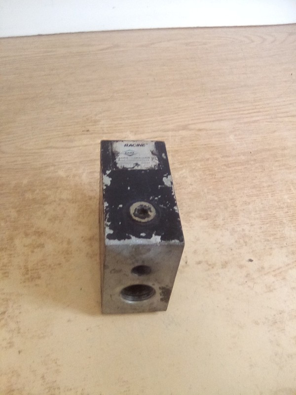Dana Racine 987618 Hydraulic Valve