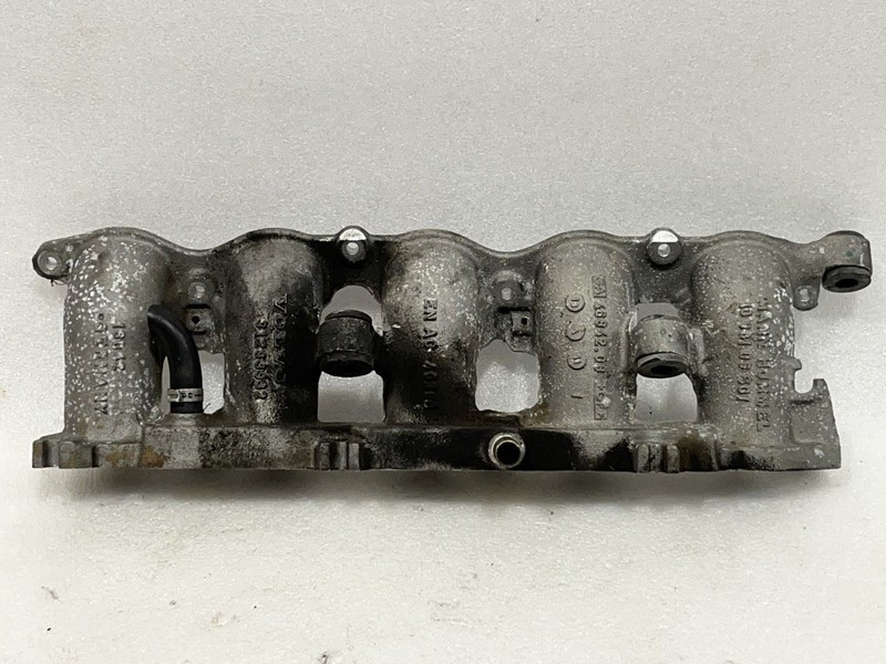 2010 2011 2012 2013 VOLVO C30 C70 ENGINE LOWER INTAKE MANIFOLD 2.5L 31293932