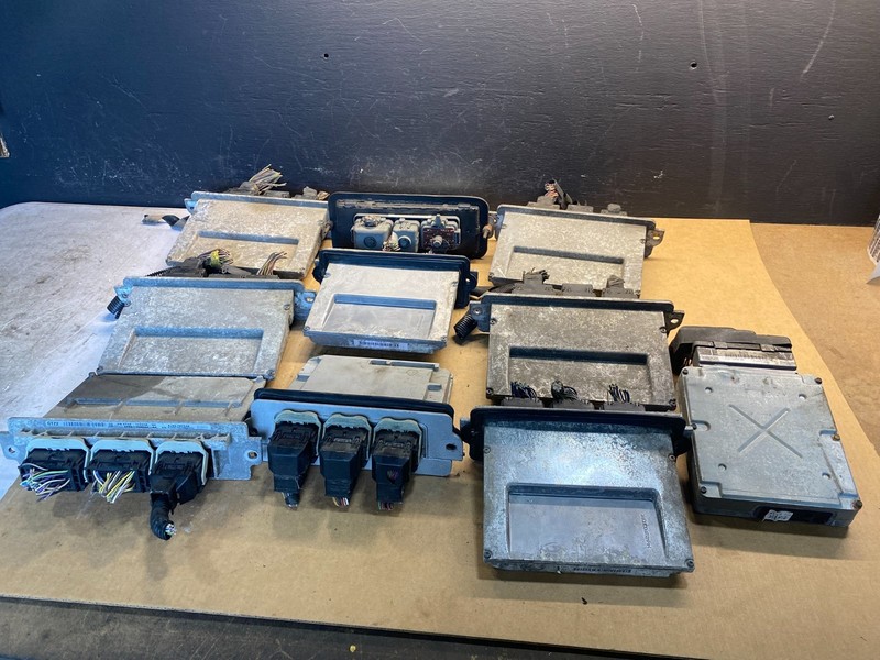 Mix of 10 Ford ECM Engine Computer Module AC6888