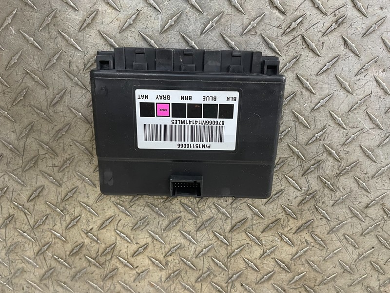 2004 Tahoe Yukon Silverado SUBURBAN 1500 BODY CONTROL MODULE (BCM) 15116066