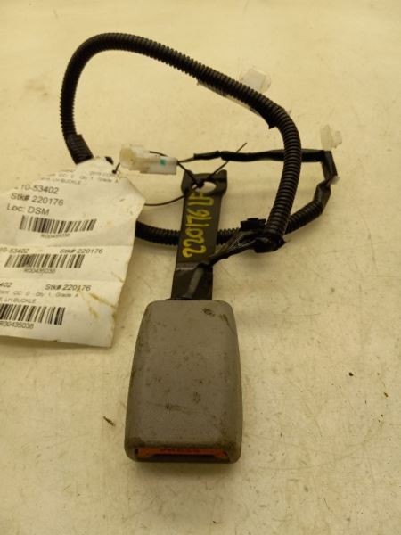 14-19 TOYOTA COROLLA LE DRIVER SIDE FRONT SEAT BELT BUCKLE