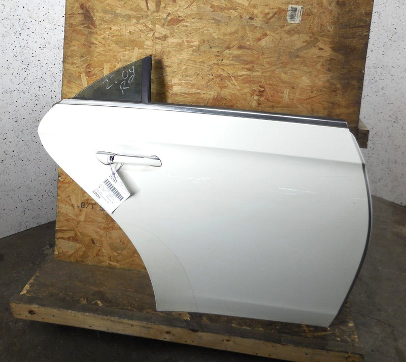 2007-2011 Mercedes Benz CLS550 Rear Door Passenger Right OEM White 650