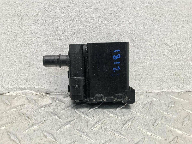 2002 GMX YUKON XL 1500 PURGE VALVE SOLENOID OEM 15759044