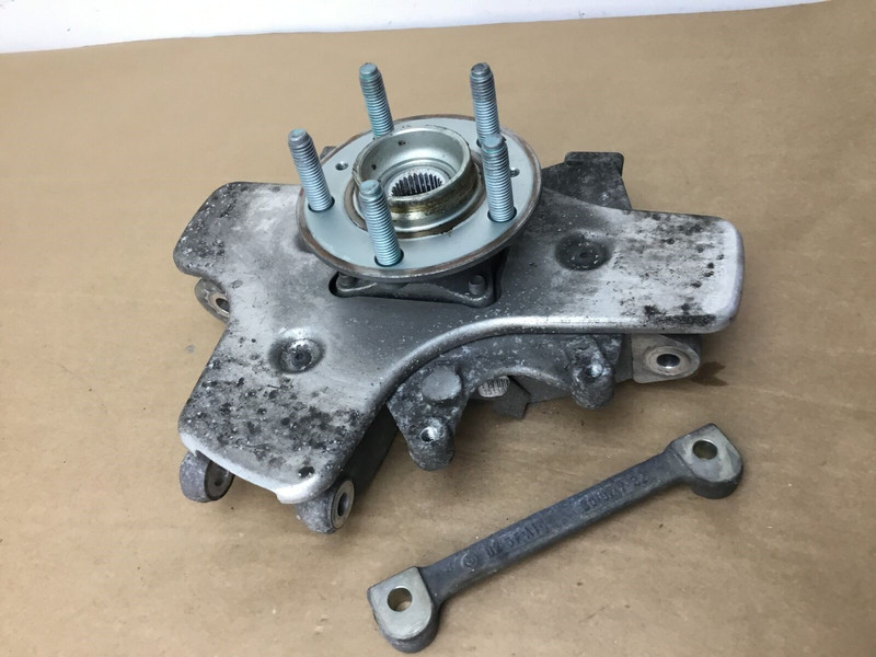 Aston Martin DB9 GT 2016 Rear Left Driver Spindle Knuckle Hub W/Spacer 13-16 ;:Y