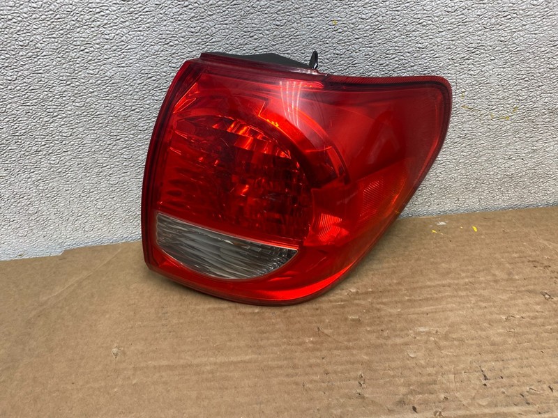 2008 to 2017 Toyota Sequoia Right Passenger RH Tail Light Oem z2610 DG
