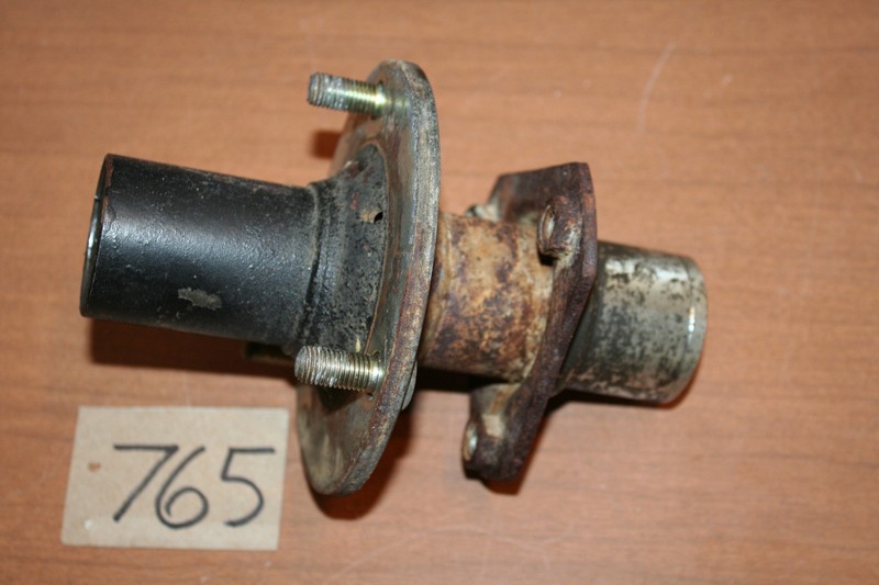1983 Yamaha YTM 200K Front Wheel Hub Bearing Carrier OEM 83