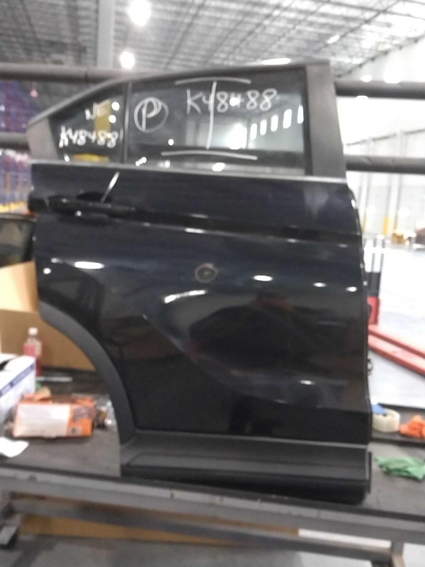 Used Rear Right Door Assembly Rear Side fits: 2019 Mitsubishi Eclipse cross Rear