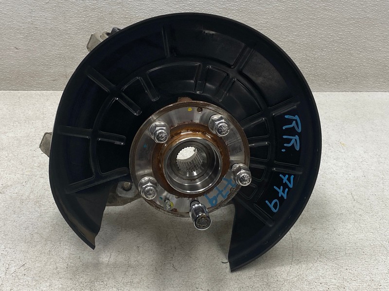 2016-2020 BUICK ENVISION REAR RIGHT PASSENGER SIDE SPINDLE KNUCKLE OEM LOT779