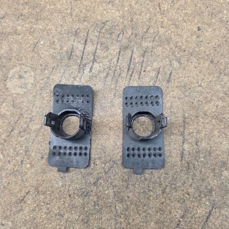 2016 2017 2018 Kia Sorento Rear Bumper Parking Sensor Holder Brackets 2 OEM