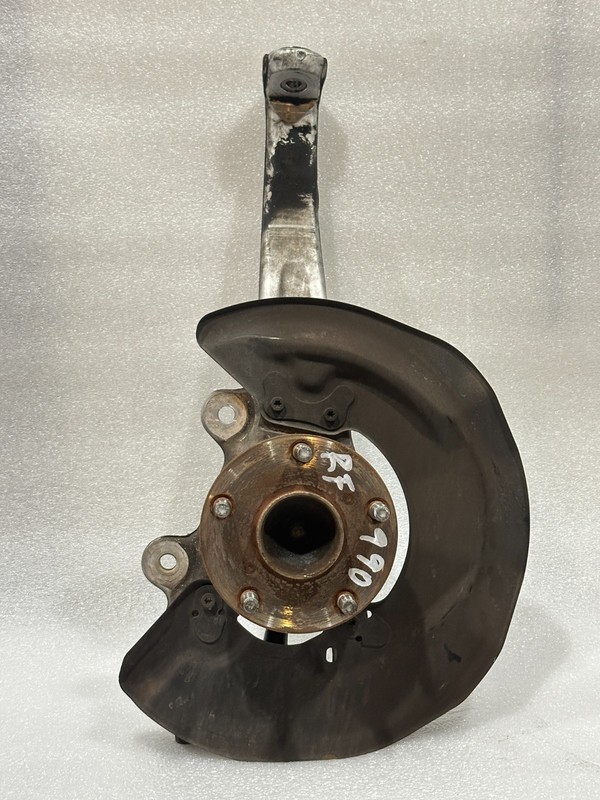 2013 Lexus GS350 Right Front Spindle & Hub Passenger OEM