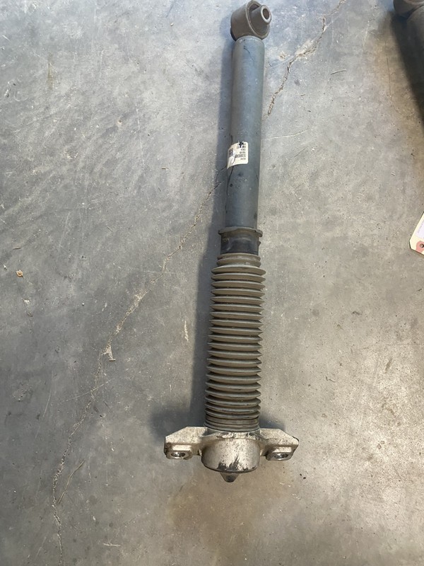 2017 KIA SORENTO LX LEFT REAR SHOCK OEM 55300C6000