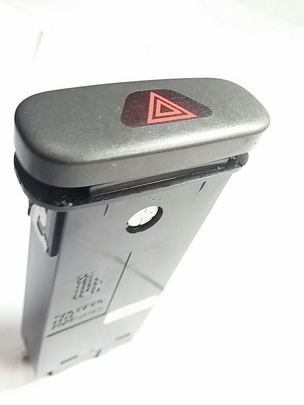 Like/;VOLVO S70 V70 / 98-04 VOLVO C70Hazard Switch 9459071 8622091 6849843