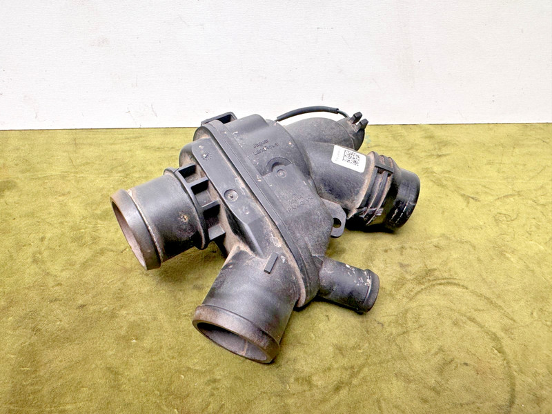 14-23 Jaguar XF XE 3.0L V6 Engine Coolant Water Thermostat Housing Tube Pipe OEM