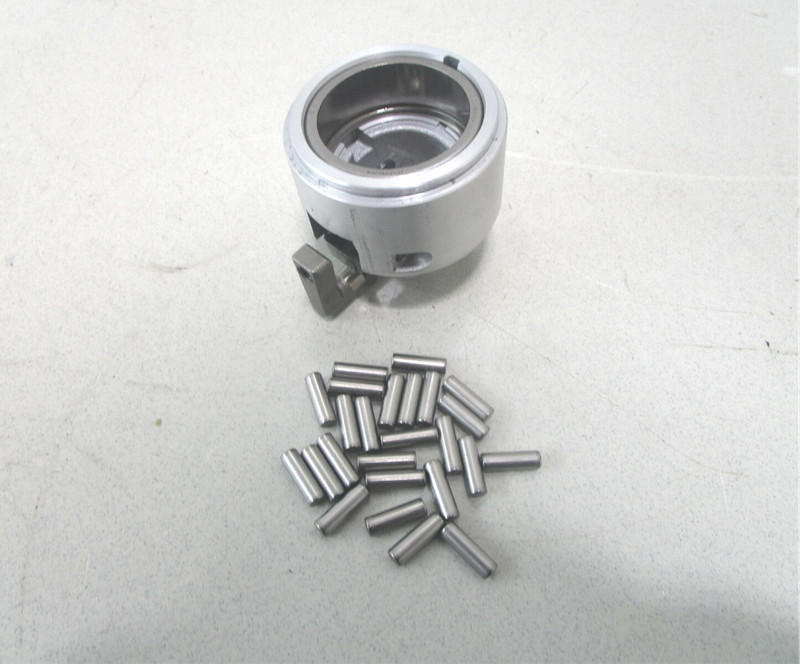 0389455 Evinrude Johnson OMCHousing & Bearing Assembly 0915954 0322938