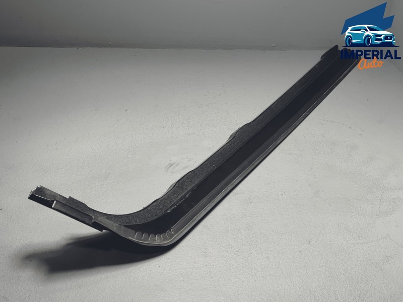 2011-2020 TOYOTA SIENNA REAR PASSENGER SIDE SLIDE DOOR CENTER RAIL COVER OEM