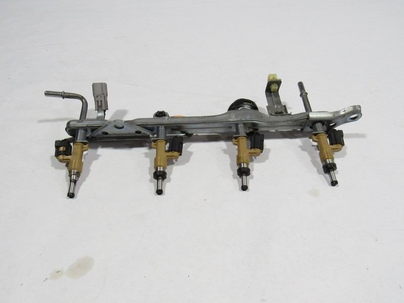 14-21 Lexus GX460 2017 4.6L AWD Left Driver Fuel Gas Injector Rail ;:O