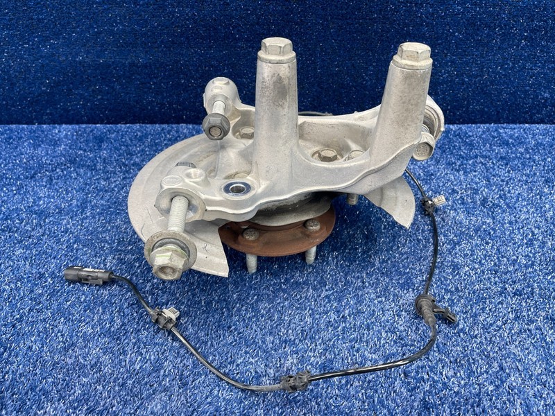 2016–2024 CHEVROLET MALIBU FWD REAR RIGHT SIDE SPINDLE KNUCKLE WHEEL HUB OEM
