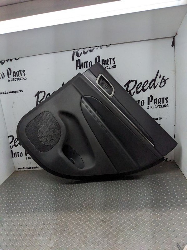 2018-2019 JEEP GRAND CHEROKEE REAR RIGHT SIDE DOOR PANEL TRIM COVER OEM 1161475