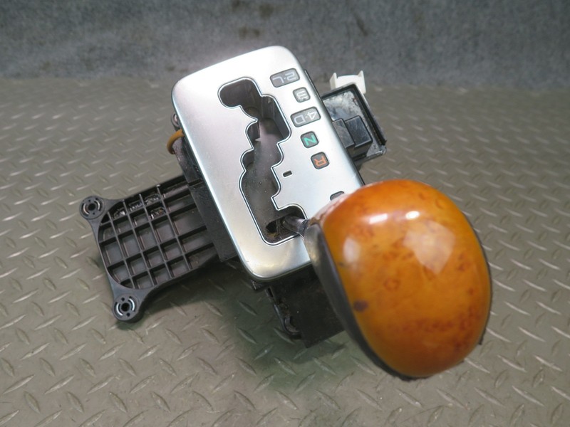 2003-2007 LEXUS UZJ100L LX470 A/T AUTOMATIC TRANSMISSION GEAR SHIFTER SELECTOR