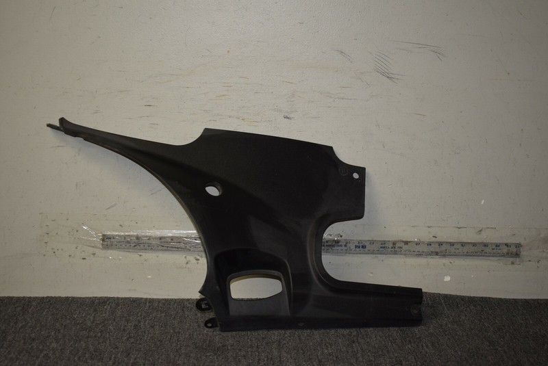 2014 PORSCHE MACAN RIGHT FENDER FILLER PANEL TRIM OEM