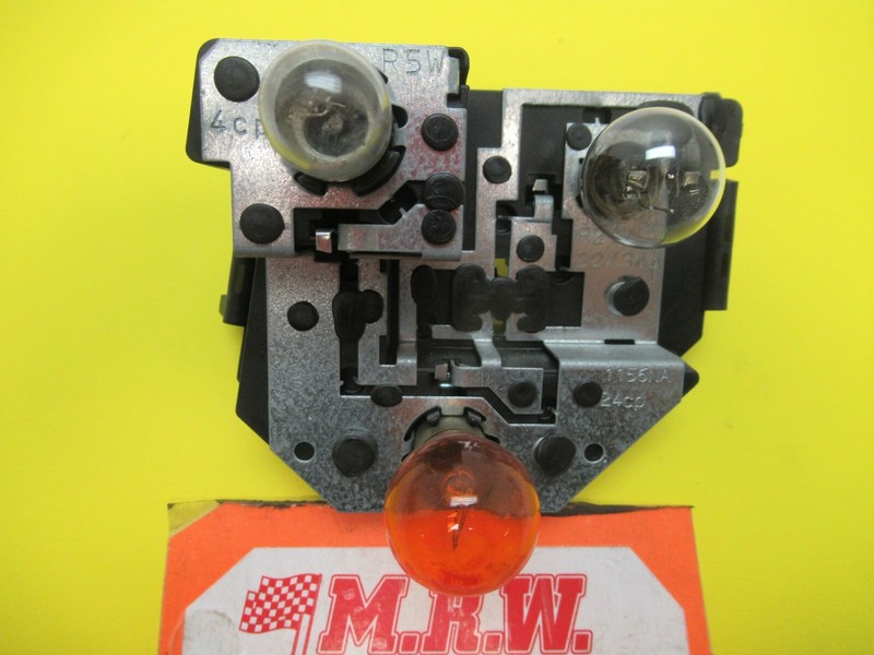 TAILLIGHT TAIL LIGHT BULB SOCKET TRAY CIRCUIT BOARD QUARTER RIGHT SAAB 900 95-98