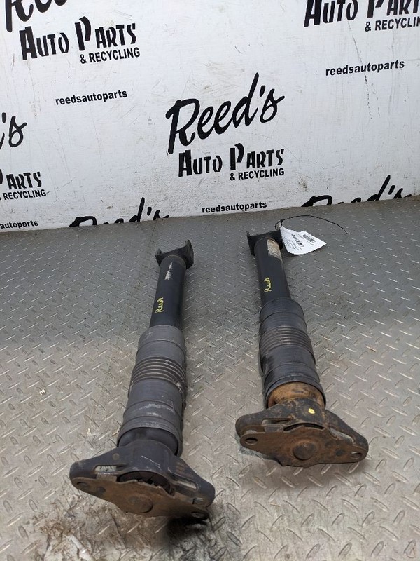 RL&RR Suspension Strut Shocks For 2011-15 Dodge Durango Jeep 3L 3.6L 5.7 117