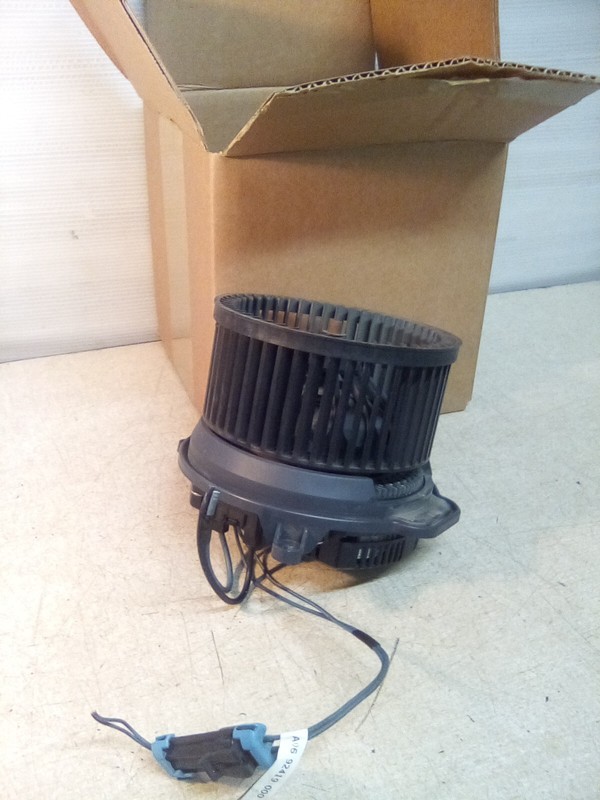Freightliner M2 DRF-84A34-003 Blower Motor