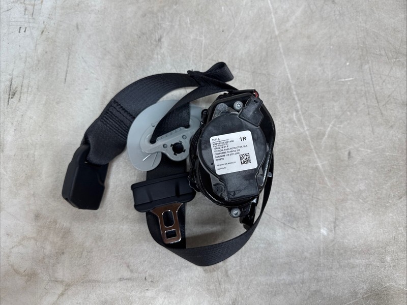 π17-23 TESLA 3 FRONT RIGHT SEAT BELT SEATBELT RETRACTOR 1081279-01-F 15076 B70
