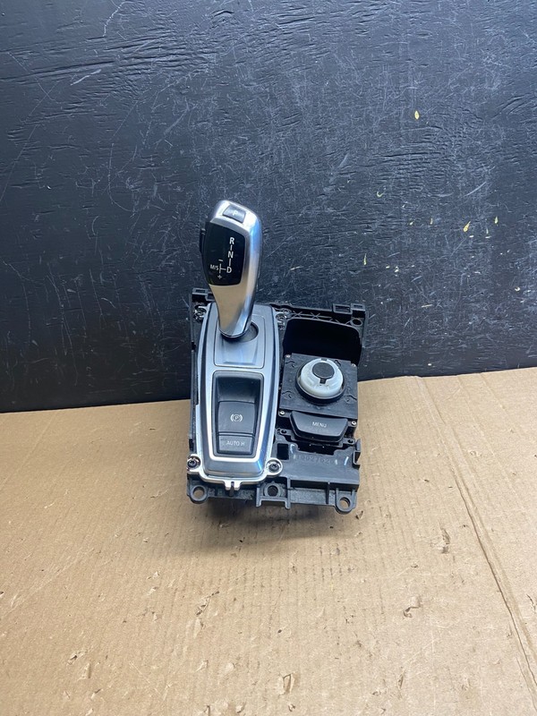 2007 to 2013 BMW X5 E70 Shift Shifter Selector Gear W/ BezelOEM AE3832 DG